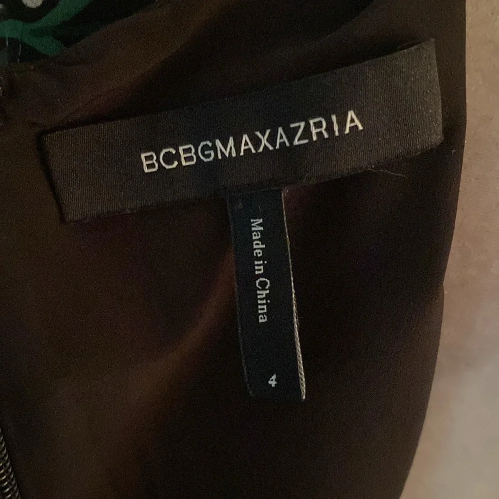 BCBGMAXAZRIA size 4 excellent condition dress - Picture 8 of 11